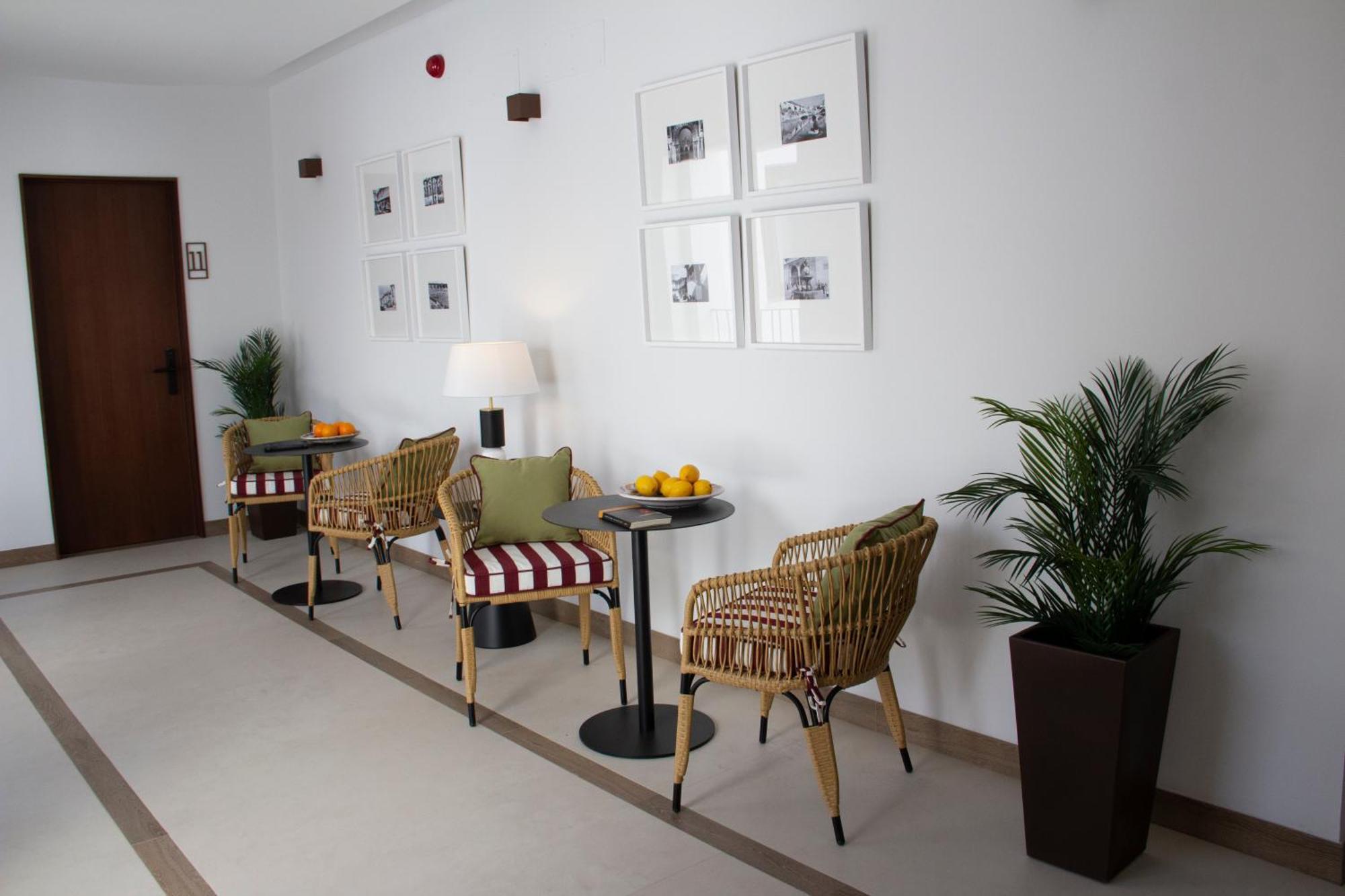 Aparthotel Puerta De La Ribera